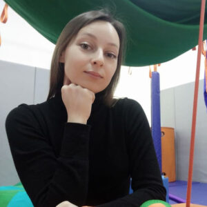 Тарасова Дарья Андреевна, клинический психолог, нейропсихолог, преподаватель психологии с более чем шестилетним практическим опытом на базе неврологической клиники.